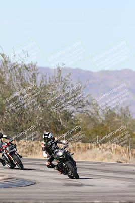 media/Dec-01-2025-Moto Forza (Mon) [[2daa91e15f]]/3-Beginner Group/Session 3 (Turn 3)/